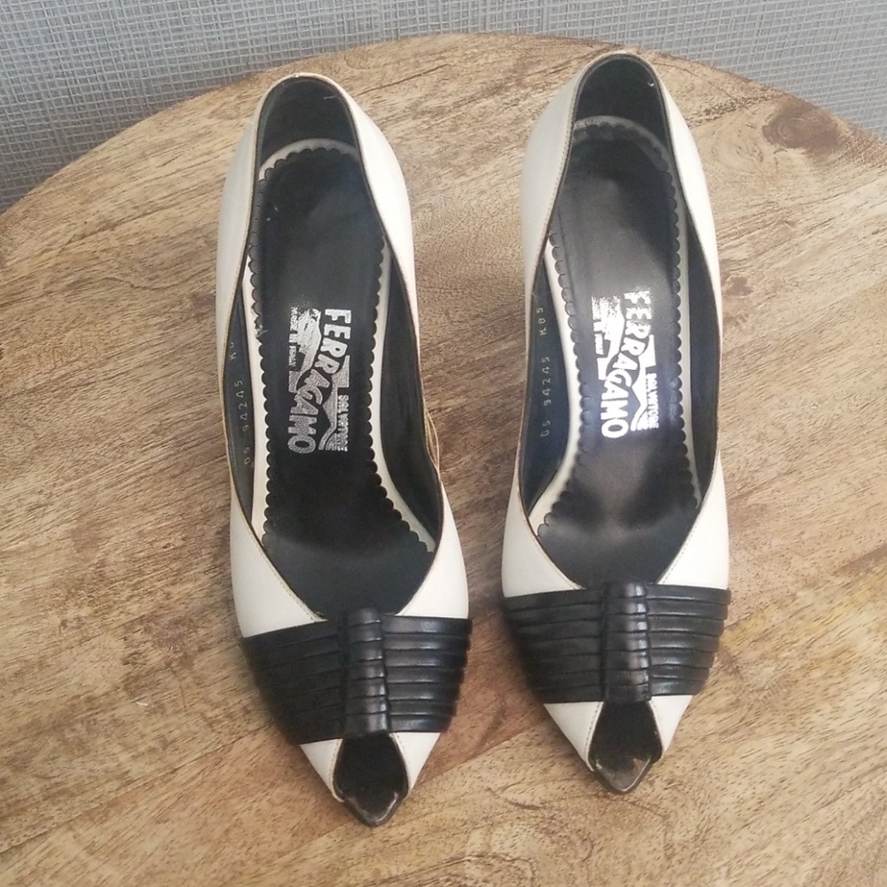Vintage Salvatore Ferragamo White/Black Peep Toe Pump - 7.5 but runs like 6-6.5